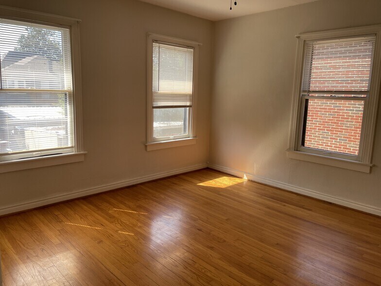 Bedroom - 5936 Oram St