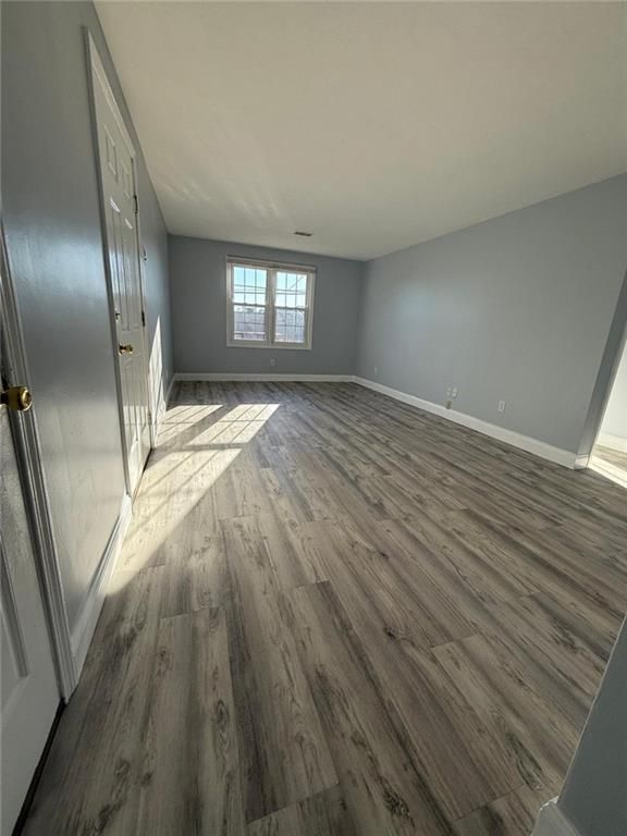 Building Photo - 14 Saratoga Ave