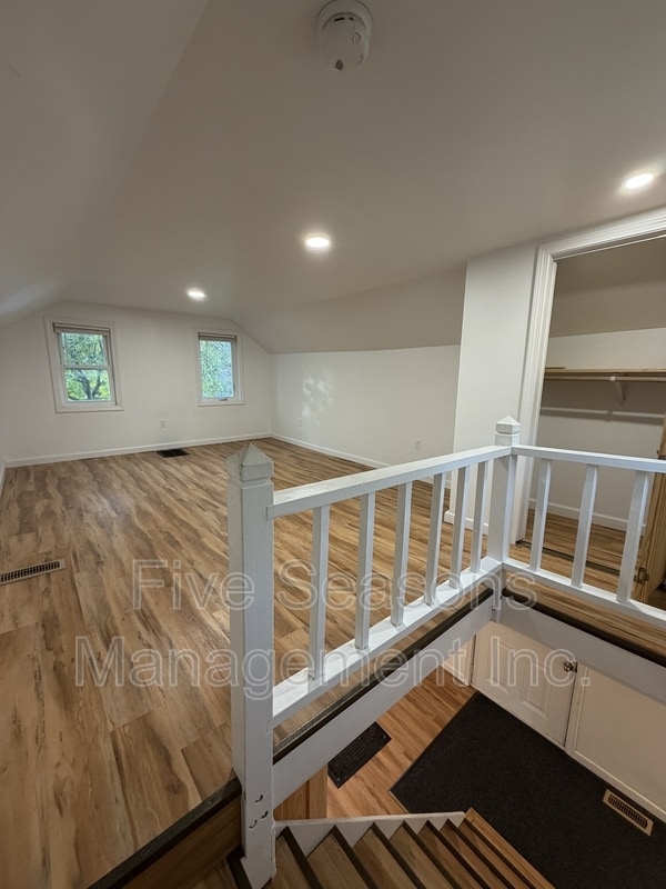 Building Photo - 124 N Winooski Ave