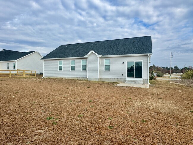 Building Photo - 15 Jones Crk Ln