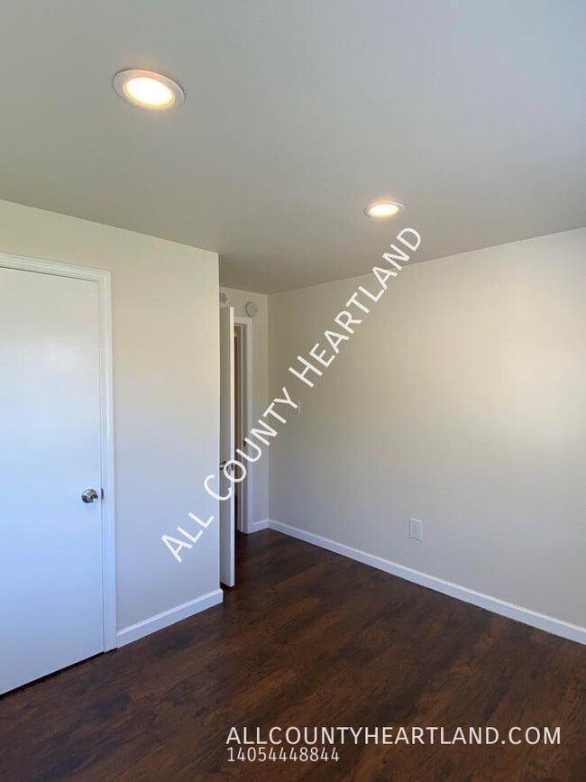 Building Photo - 1401 N Independence Ave