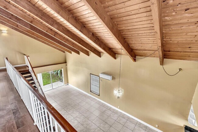 Building Photo - Beautiful 3 bedroom 2 bathroom Home in heart of  Delray Beach