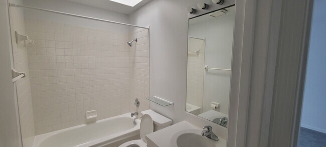 Building Photo - 2516 56th Ave E