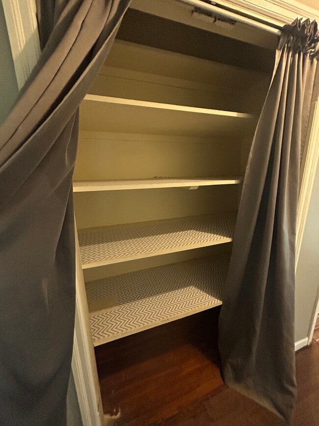 Building Photo - 5420 E 1st St N