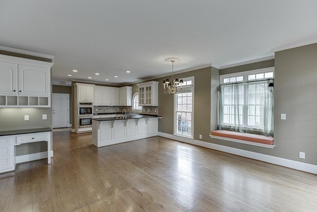 Building Photo - 2885 Towne Village Dr NW