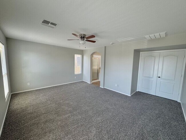 Building Photo - Stunning 4Bedrooms/2.5 Bath Home!