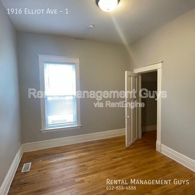 Building Photo - 1916 Elliot Ave