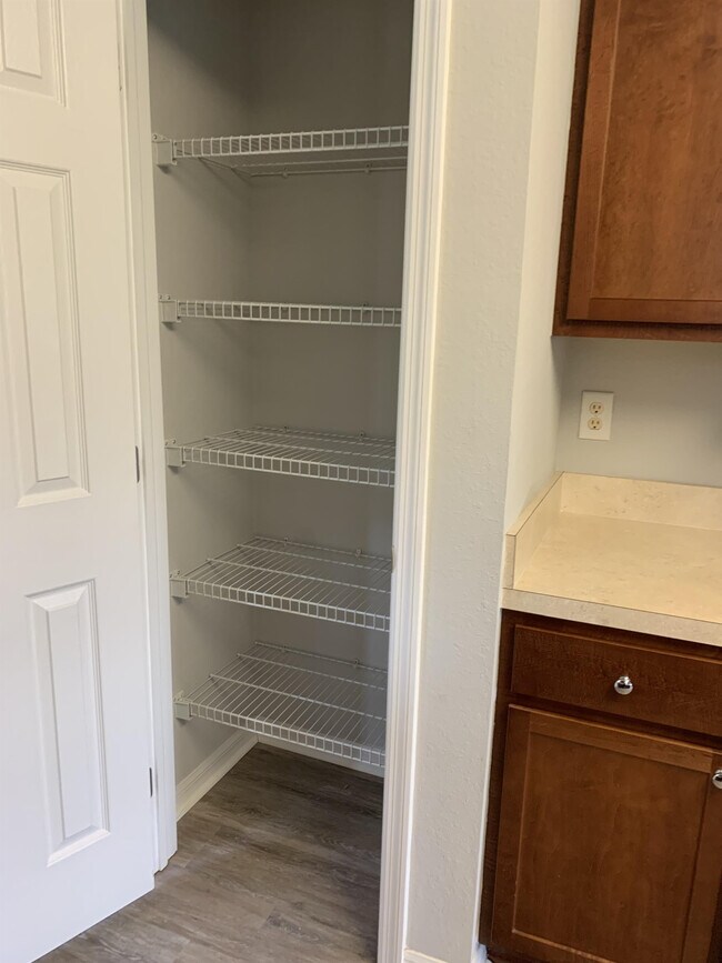 Building Photo - 4311 NE 23rd Pl