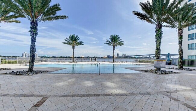 Building Photo - 241 Riverside Dr