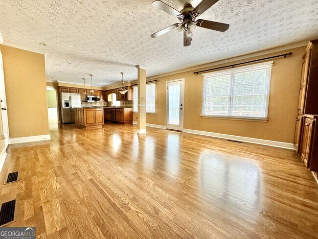 Building Photo - 155 Autumn Moon Trail