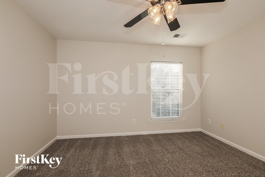 Building Photo - 6147 Creekview Ct