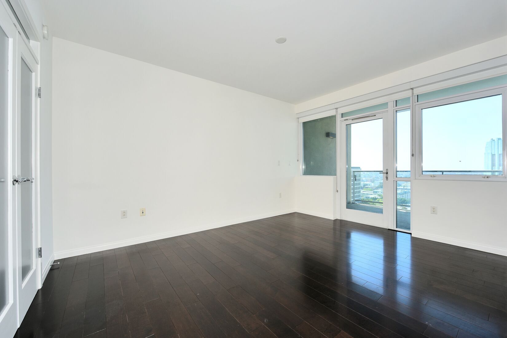 Building Photo - 3785 Wilshire Blvd