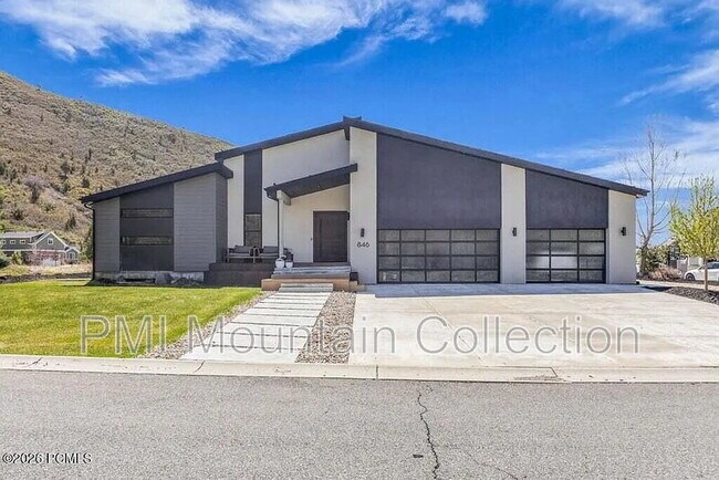 Building Photo - 846 E 270 S