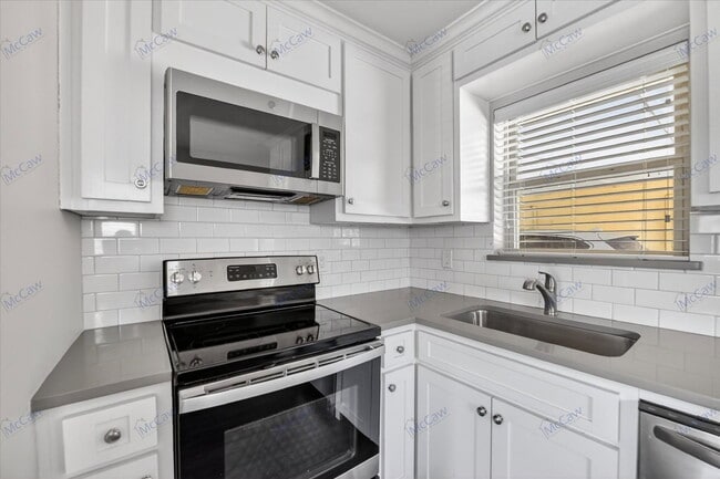 Building Photo - 206 N Graves St