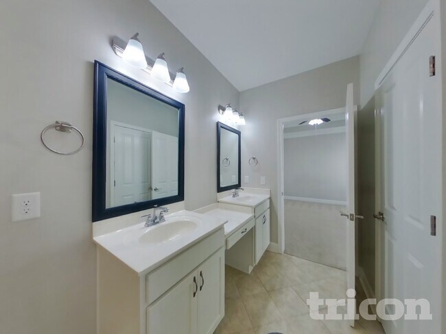 Building Photo - 508 Pleasant St