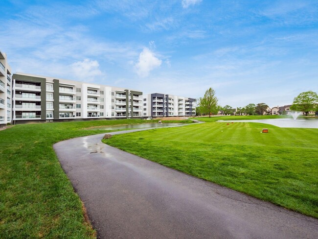Building Photo - 5211 Highpointe Lakes Dr