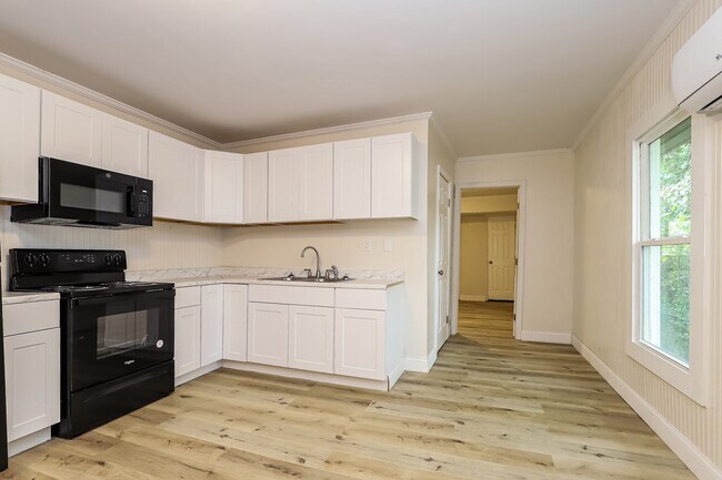 Building Photo - 1312 Vernon Pl