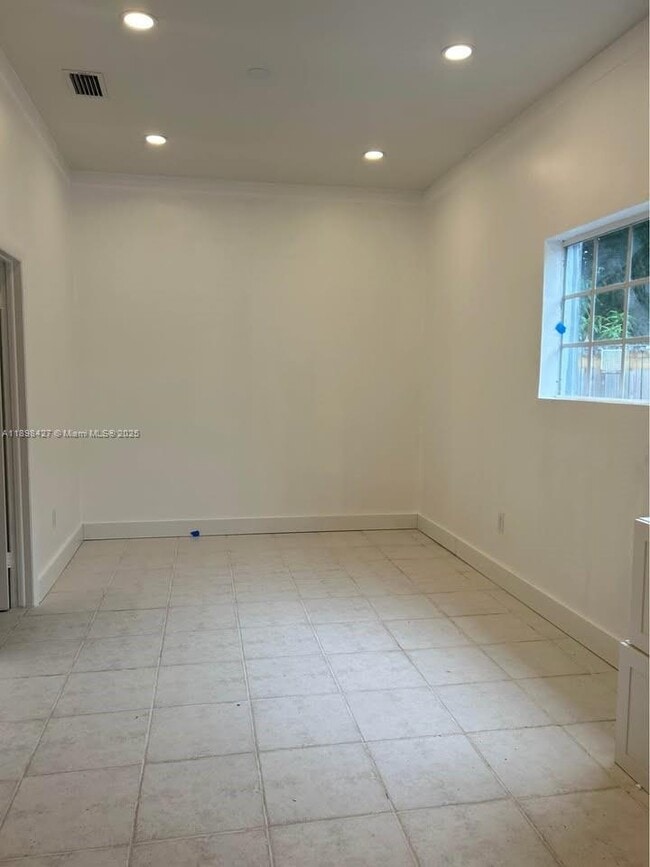Building Photo - 205 NW 130th St