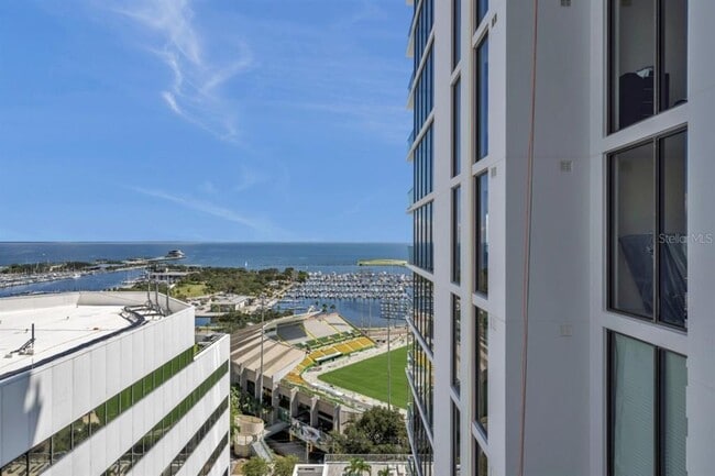 Building Photo - 301 1st St S