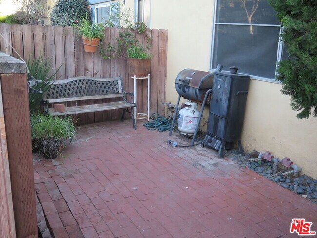 Building Photo - 3603 Mentone Ave