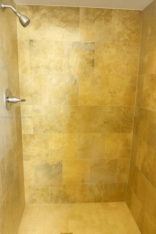 Building Photo - 1630 Embassy Dr