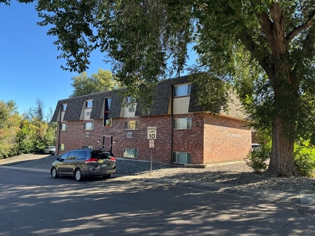 Building Photo - 791 W Prentice Ave