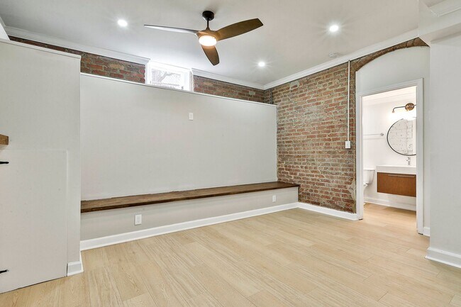 Building Photo - 685 Argonne Ave NE