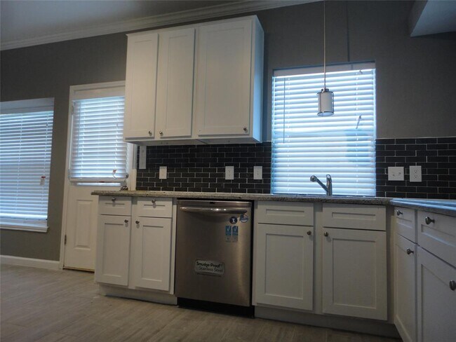 Building Photo - 7431 Colony Bend Ln