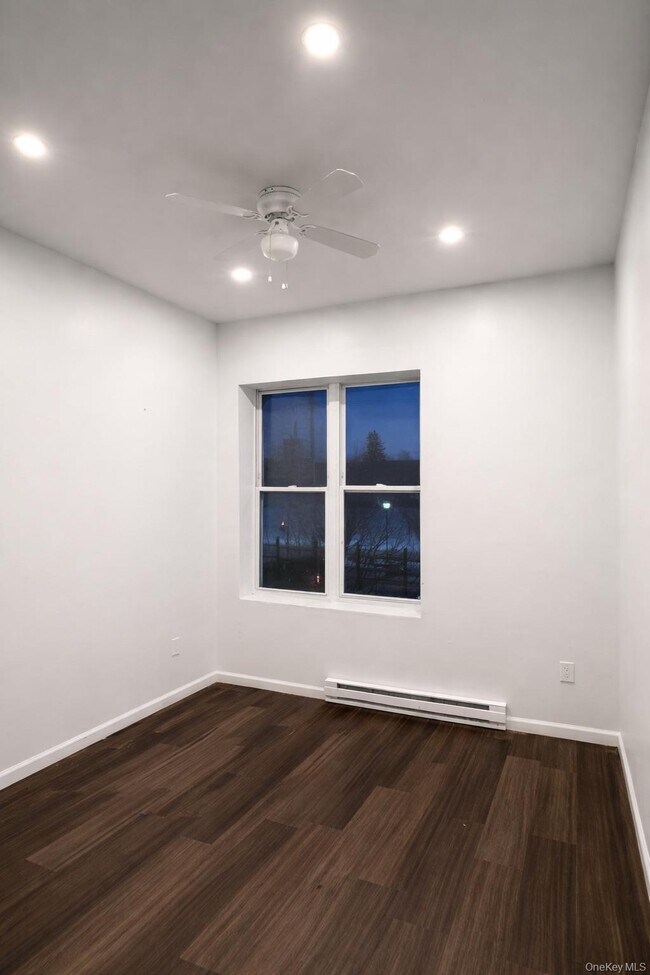 Building Photo - 420 Broadway