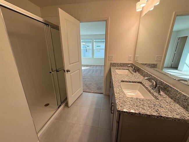 Building Photo - 16607 Luminary Lp