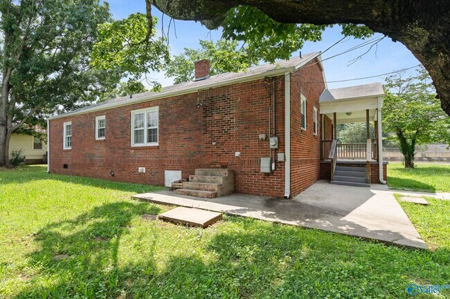 Building Photo - 2305 Andrew Jackson Way NE