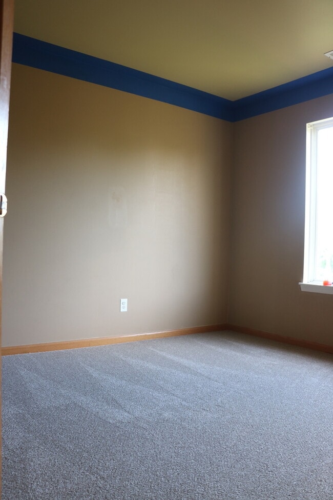 Building Photo - 379 Reston Cir