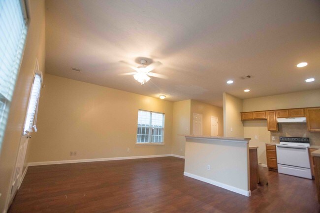 Building Photo - 7824 Comal St