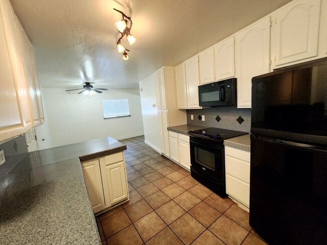 Building Photo - Rancho Cordova 3 Bedroom 2 Bath