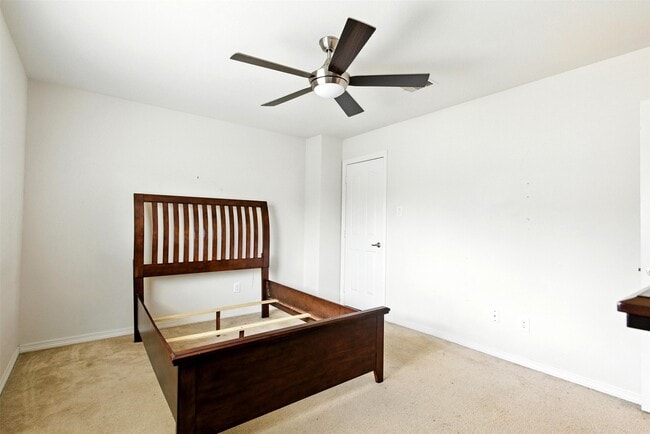 Building Photo - 8904 Clovermist Dr