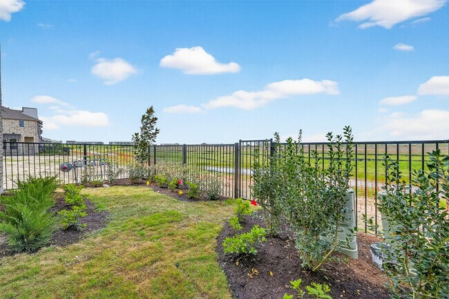 Building Photo - 16739 Lake Austin St