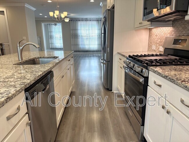 Building Photo - 1529 Huntwood Ct