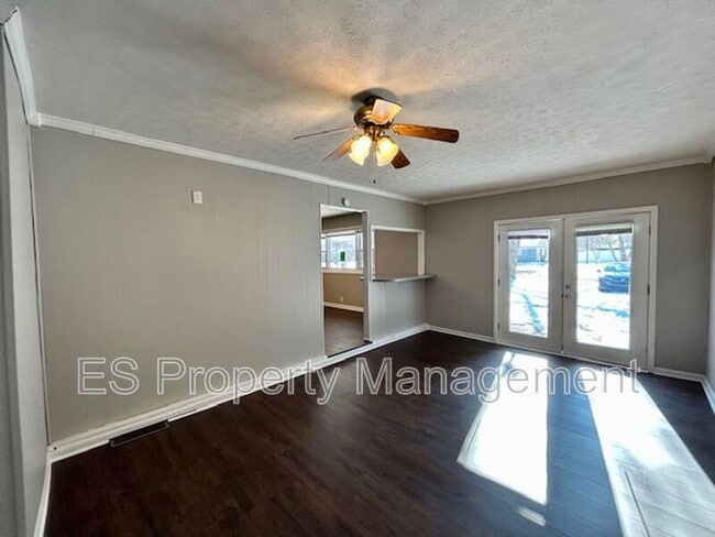 Building Photo - 6740 Doris Dr