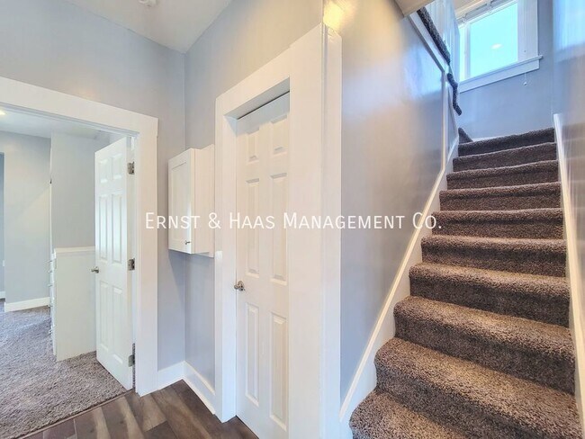 Building Photo - Historic 5-Bedroom, 4-Bath Home with Moder...