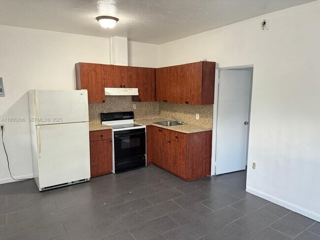 Building Photo - 1411 NW 41st St