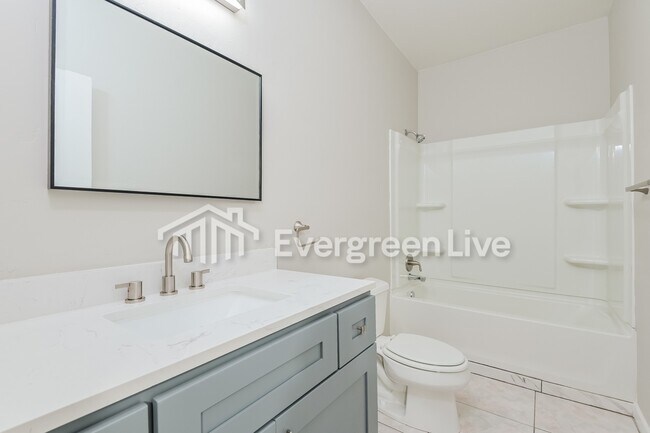 Building Photo - 149 W Lee St