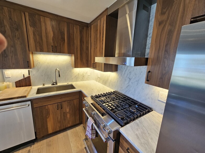 Kitchen - 477 Ala Wai Blvd