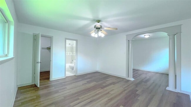 Building Photo - 7403 Breccia Dr
