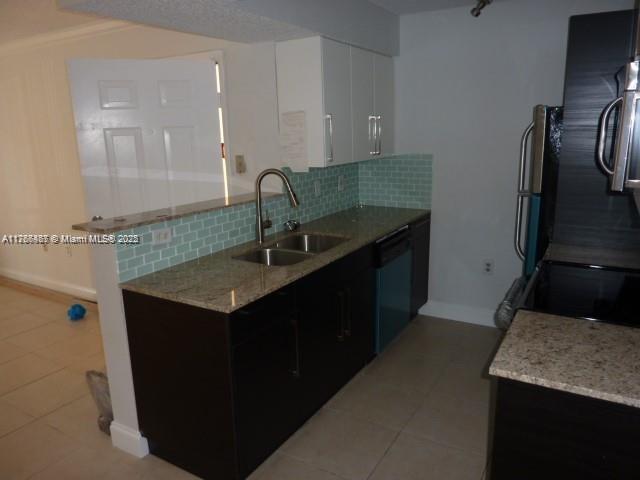 Building Photo - 10441 SW 156th Ct