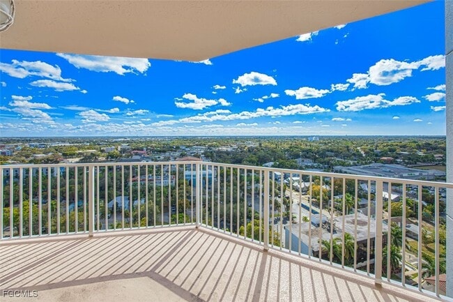 Building Photo - 2090 W First St