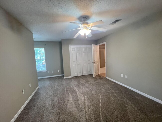 Building Photo - 1409 Beaver Run Rd