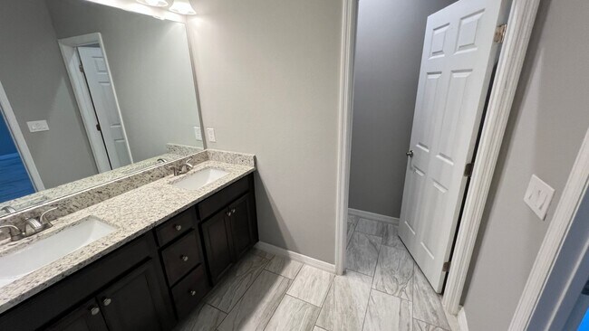 Building Photo - Beautiful 3 Bedroom Palm Bay Home with Upgrades & No Water Bill!