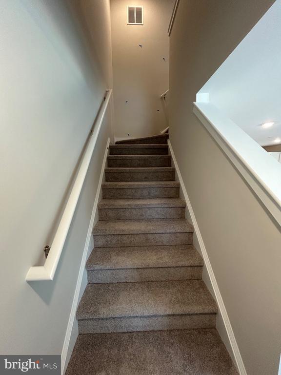 Building Photo - 28 Barnes Wy