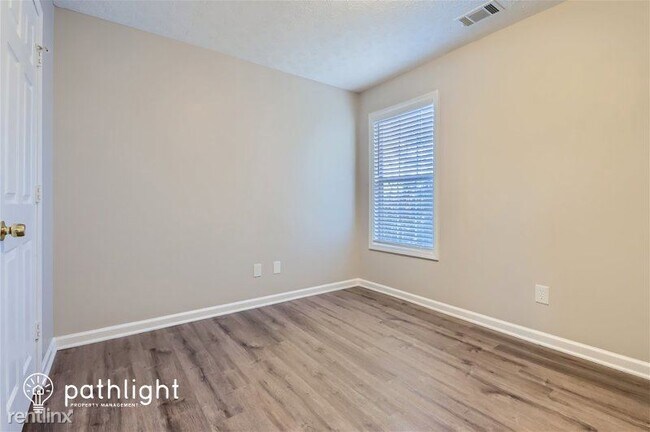 Building Photo - 4 br, 2 bath House - 90 Pebble Lane UNIT