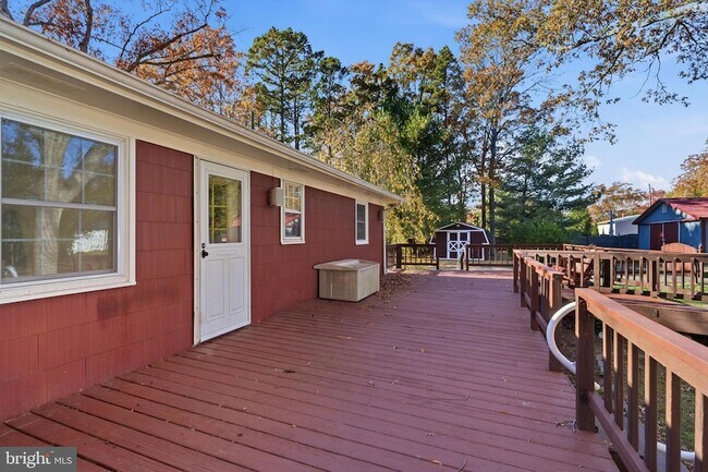 Building Photo - 218 Holly Ave